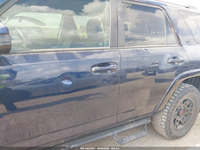 2020 TOYOTA 4RUNNER JTEZU5JR3L5215946 Photo 5