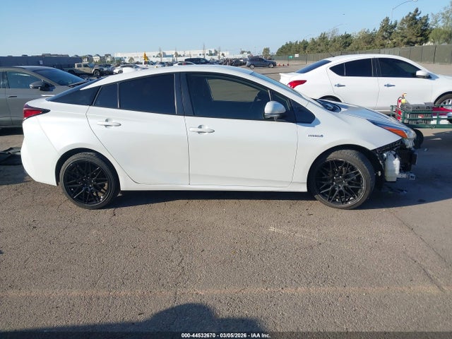 JTDKAMFU5M3151203 Toyota Prius L Eco