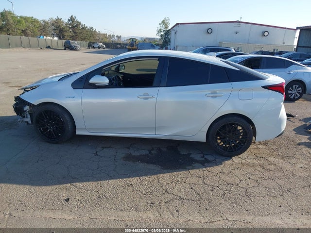 JTDKAMFU5M3151203 Toyota Prius L Eco