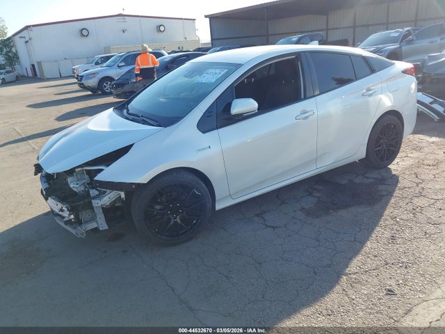 JTDKAMFU5M3151203 Toyota Prius L Eco