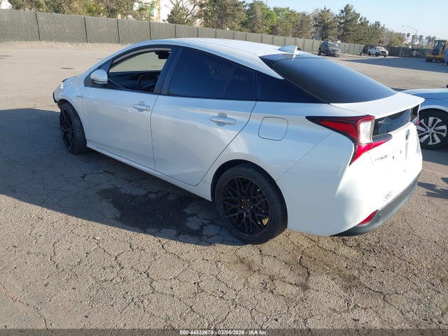 JTDKAMFU5M3151203 Toyota Prius L Eco