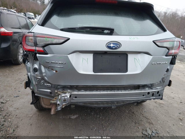 44532704 :رقم المزاد ، 4S4BTAAC4N3138639 vin ، 2022 Subaru Outback مزاد بيع