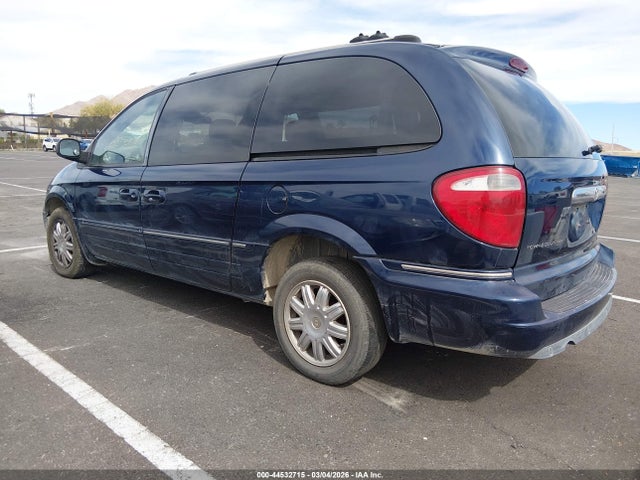 2005 CHRYSLER TOWN & COUNTRY 2C8GP64L35R365334 Photo 2