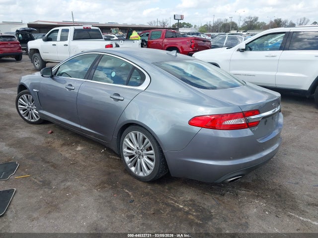 2013 JAGUAR XF SAJWA0ES6DPS86484 Photo 2