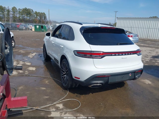 2022 PORSCHE MACAN WP1AA2A58NLB04263 Photo 2