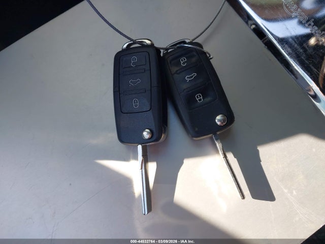 1VWAT7A3XFC095362 Volkswagen Passat 1.8t Limited Edition