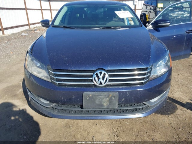 1VWAT7A3XFC095362 Volkswagen Passat 1.8t Limited Edition