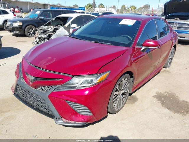 4T1B11HK9JU633359 Toyota CAMRY SE