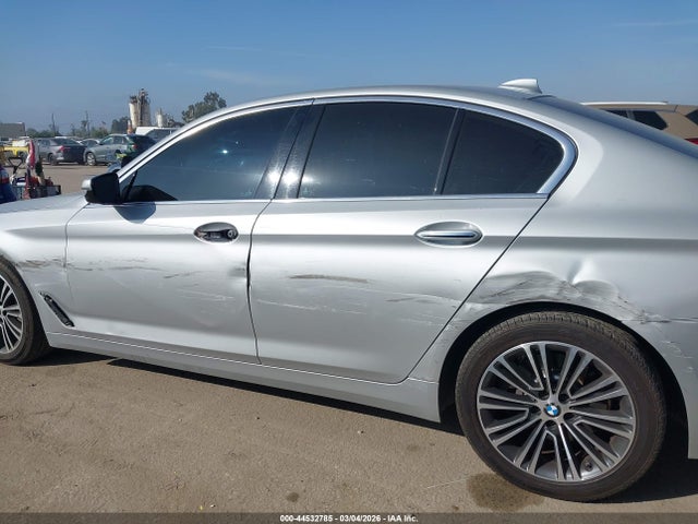 44532785 :رقم المزاد ، WBAJA5C38HG898030 vin ، 2017 Bmw 530i مزاد بيع