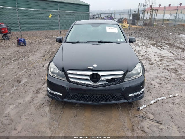 2012 Mercedes-benz C 300 Sport 4matic მანქანა იყიდება აუქციონზე, vin: WDDGF8BB0CR233912, აუქციონის ნომერი: 44532790