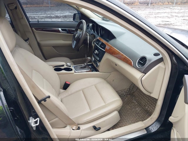 2012 Mercedes-benz C 300 Sport 4matic მანქანა იყიდება აუქციონზე, vin: WDDGF8BB0CR233912, აუქციონის ნომერი: 44532790