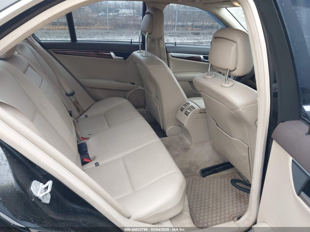 2012 Mercedes-benz C 300 Sport 4matic მანქანა იყიდება აუქციონზე, vin: WDDGF8BB0CR233912, აუქციონის ნომერი: 44532790