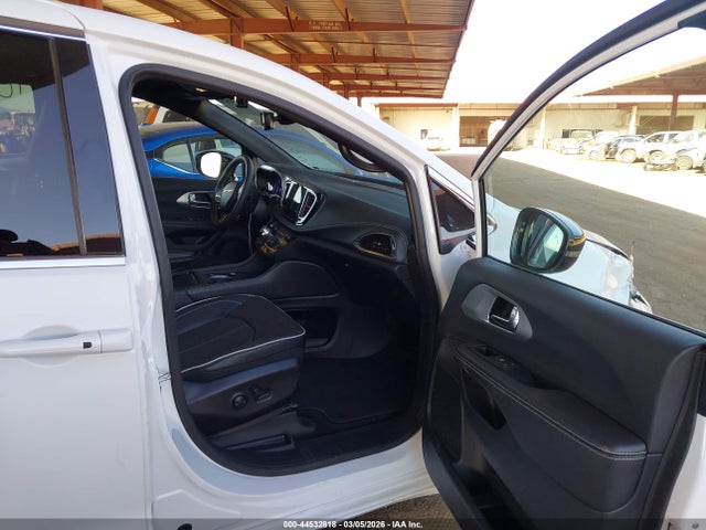 2C4RC1GG6TR221359 Chrysler Pacifica Limited