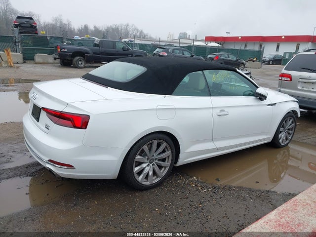 44532838 :رقم المزاد ، WAUWNGF52JN022056 vin ، 2018 Audi A5 2.0t Premium مزاد بيع