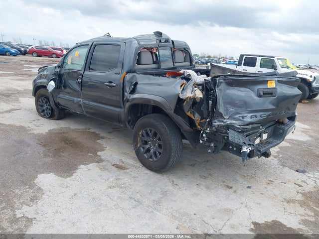 2022 TOYOTA TACOMA 3TMAZ5CNXNM179764 Photo 2