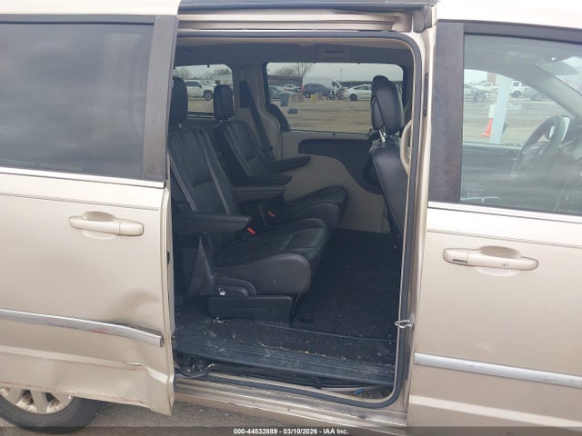 2013 Chrysler Town & Country Touring მანქანა იყიდება აუქციონზე, vin: 2C4RC1BGXDR540207, აუქციონის ნომერი: 44532889