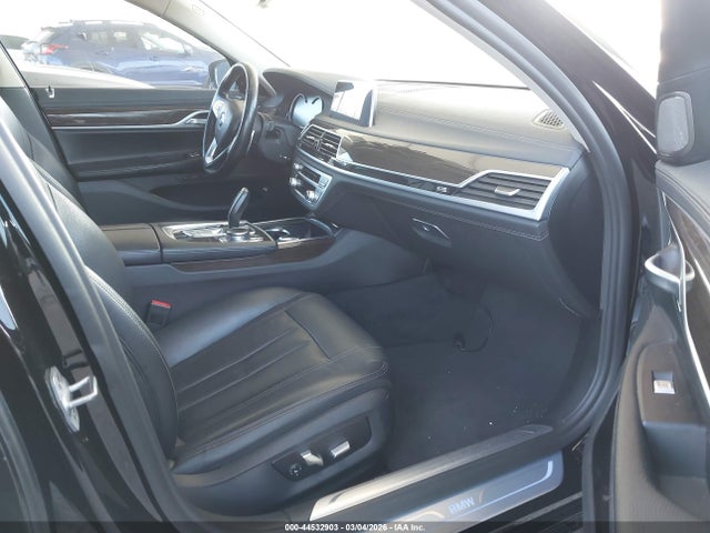 2019 BMW 740I WBA7E2C59KB216985 Photo 4