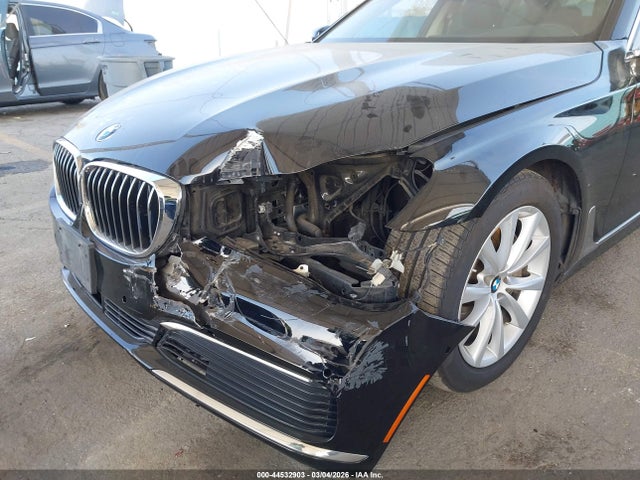 2019 BMW 740I WBA7E2C59KB216985 Photo 5