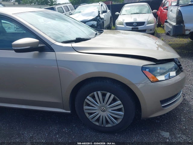 44532913 :رقم المزاد ، 1VWAT7A32FC072898 vin ، 2015 Volkswagen Passat 1.8t S مزاد بيع