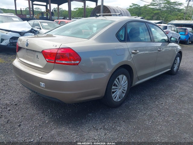 44532913 :رقم المزاد ، 1VWAT7A32FC072898 vin ، 2015 Volkswagen Passat 1.8t S مزاد بيع