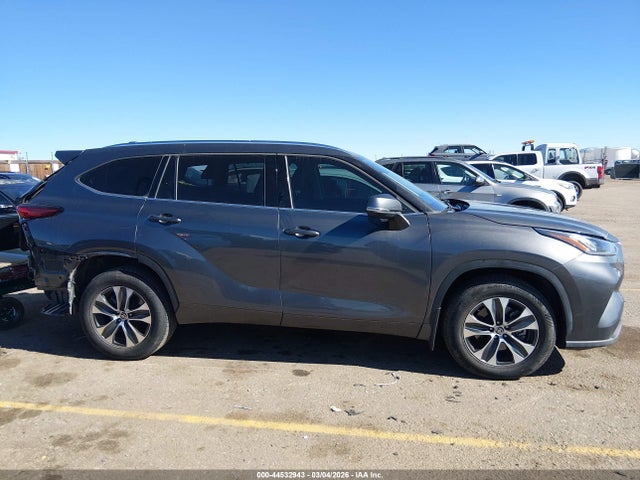 5TDGZRBHXLS522745 Toyota Highlander Xle