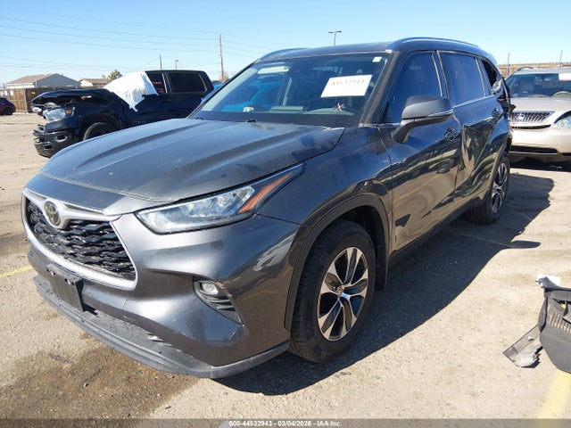 5TDGZRBHXLS522745 Toyota Highlander Xle