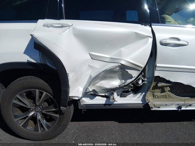 Toyota Highlander Le Plus 2018 5TDZZRFH3JS249440 Image 6
