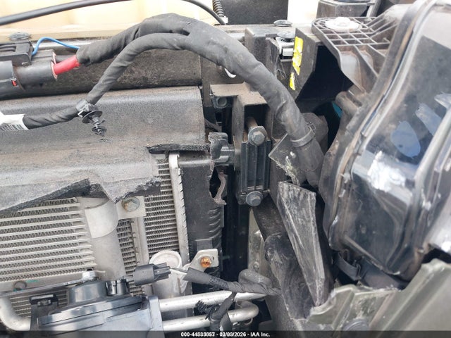 1C4PJMCB9KD440343 Jeep Cherokee Latitude 4x4