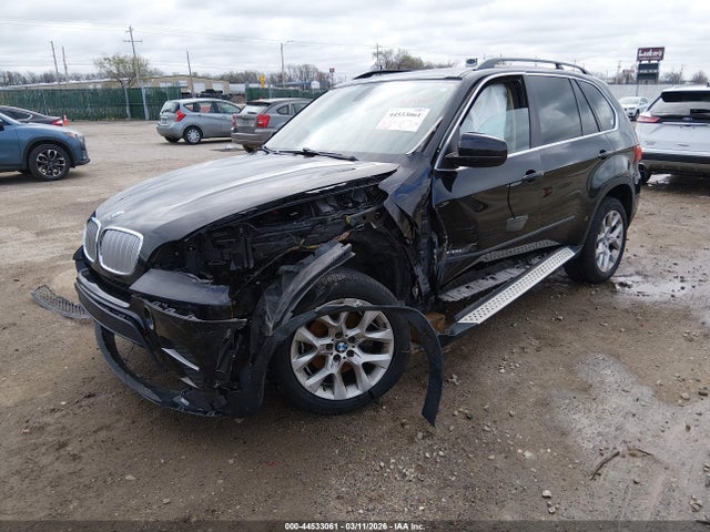 44533061 :رقم المزاد ، 5UXZV4C52D0B15990 vin ، 2013 Bmw X5 مزاد بيع