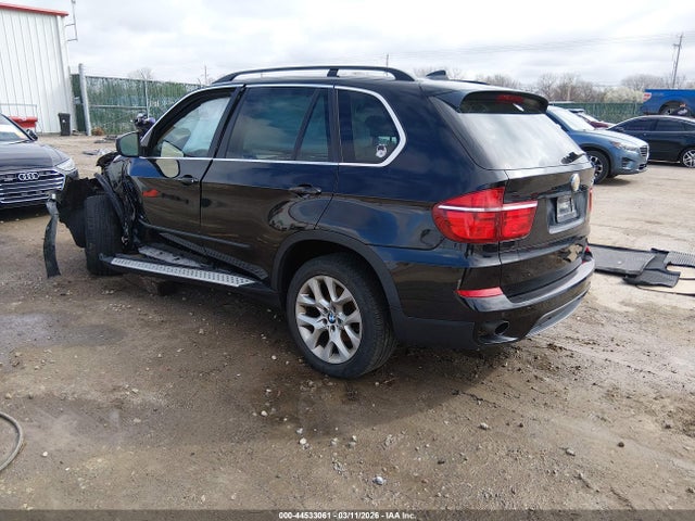 44533061 :رقم المزاد ، 5UXZV4C52D0B15990 vin ، 2013 Bmw X5 مزاد بيع
