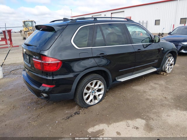 44533061 :رقم المزاد ، 5UXZV4C52D0B15990 vin ، 2013 Bmw X5 مزاد بيع
