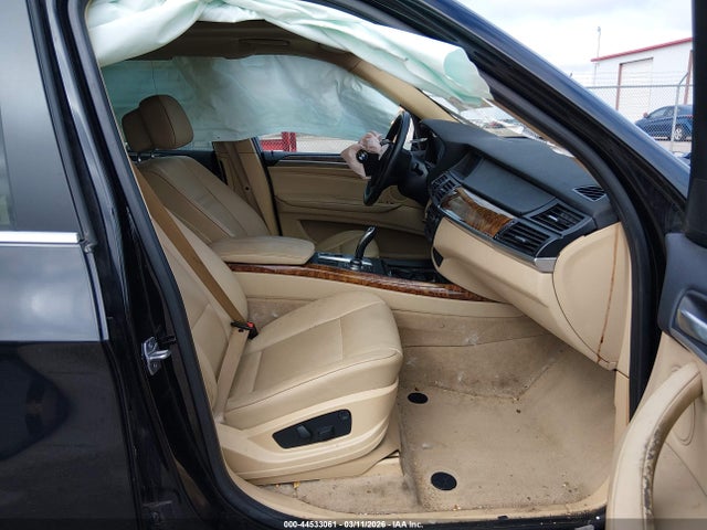 44533061 :رقم المزاد ، 5UXZV4C52D0B15990 vin ، 2013 Bmw X5 مزاد بيع