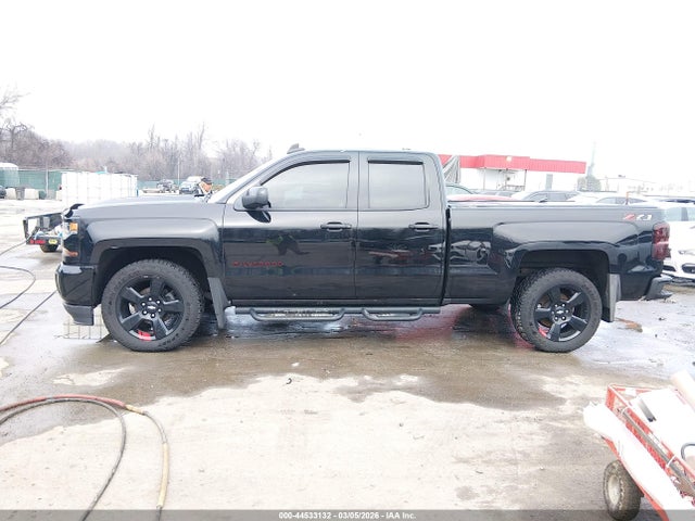 Продаж на аукціоні авто 2018 Chevrolet Silverado 1500 2lt, vin: 1GCVKREC8JZ332126, номер лоту: 44533132