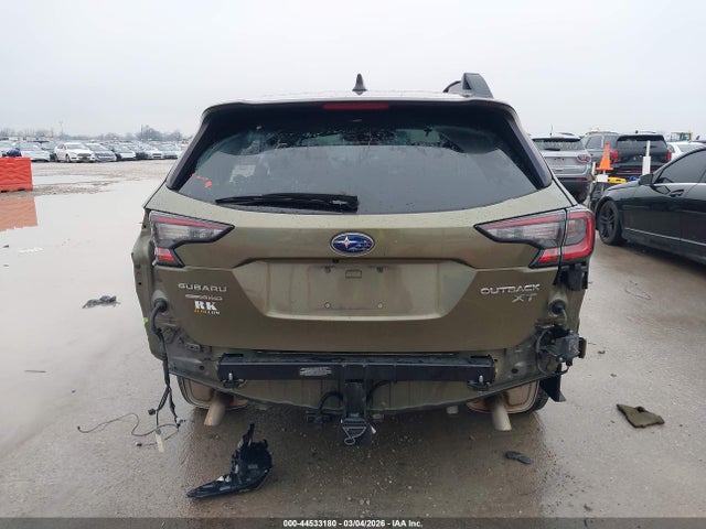 44533180 :رقم المزاد ، 4S4BTGND3M3151144 vin ، 2021 Subaru Outback Limited Xt مزاد بيع