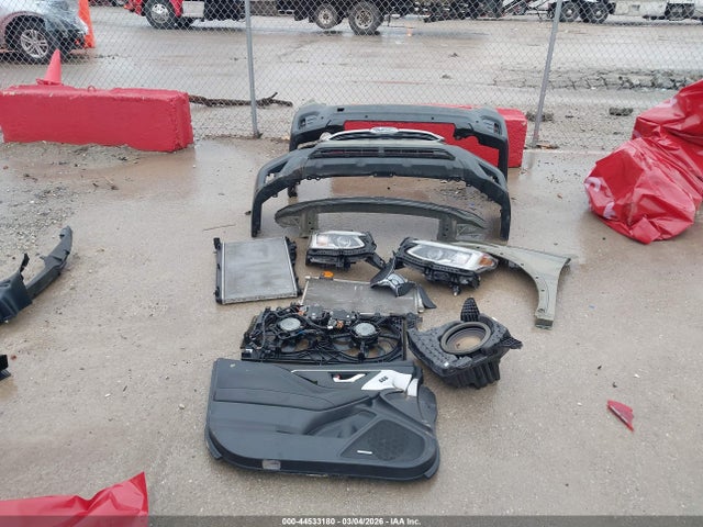44533180 :رقم المزاد ، 4S4BTGND3M3151144 vin ، 2021 Subaru Outback Limited Xt مزاد بيع