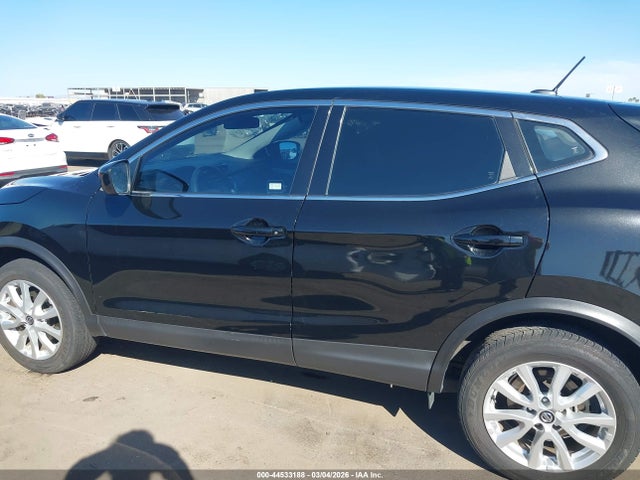 JN1BJ1AV8NW340462 Nissan Rogue Sport S Fwd Xtronic Cvt