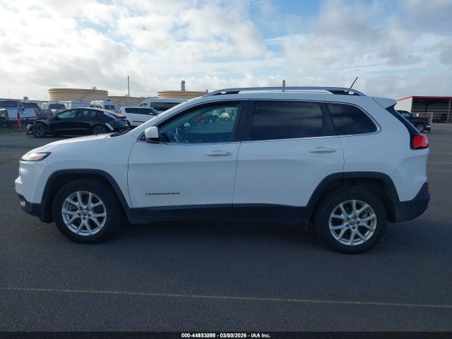 1C4PJLCB0JD560492 Jeep Cherokee Latitude Fwd