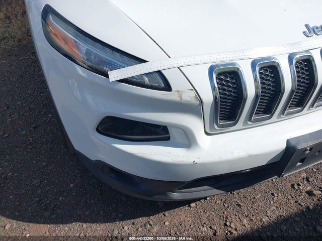 1C4PJLCB0JD560492 Jeep Cherokee Latitude Fwd