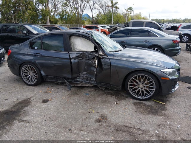 2013 Bmw 328i Xdrive მანქანა იყიდება აუქციონზე, vin: WBA3B5G52DNS00485, აუქციონის ნომერი: 44533216
