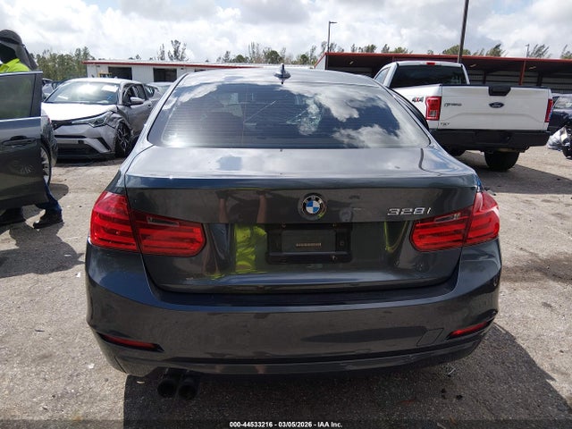2013 Bmw 328i Xdrive მანქანა იყიდება აუქციონზე, vin: WBA3B5G52DNS00485, აუქციონის ნომერი: 44533216
