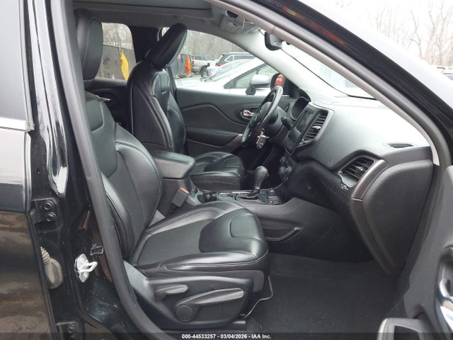 44533257 :رقم المزاد ، 1C4PJMLB2KD398159 vin ، 2019 Jeep Cherokee Latitude Plus 4x4 مزاد بيع