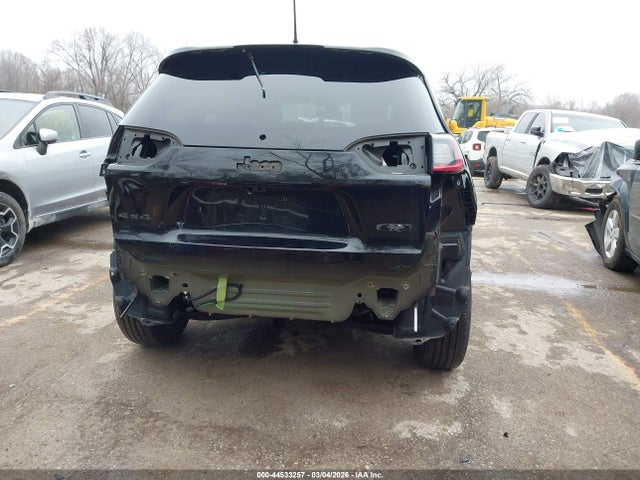 44533257 :رقم المزاد ، 1C4PJMLB2KD398159 vin ، 2019 Jeep Cherokee Latitude Plus 4x4 مزاد بيع