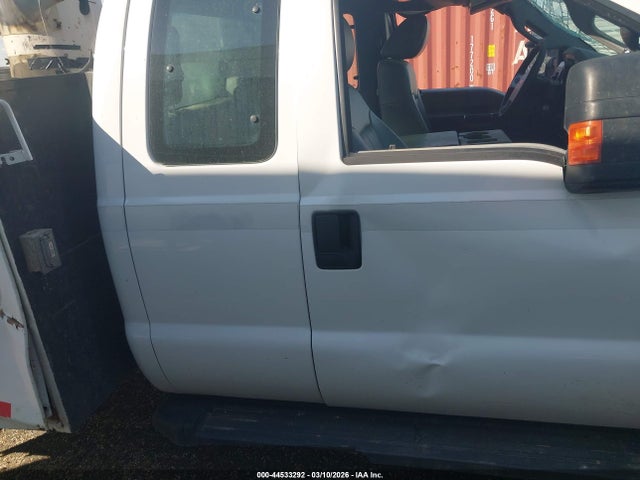 44533292 :رقم المزاد ، 1FD0X5HT9GED30445 vin ، 2016 Ford F-550 Chassis Xl مزاد بيع