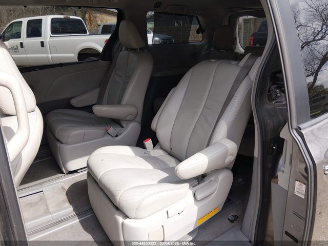 Aukcja sprzedaży 2011 Toyota Sienna Xle, vin: 5TDDK3DC1BS005810, numer aukcji: 44533322