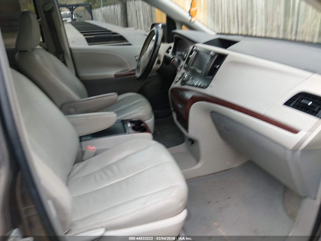 Aukcja sprzedaży 2011 Toyota Sienna Xle, vin: 5TDDK3DC1BS005810, numer aukcji: 44533322