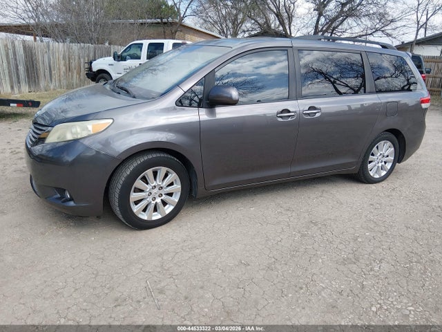 Aukcja sprzedaży 2011 Toyota Sienna Xle, vin: 5TDDK3DC1BS005810, numer aukcji: 44533322