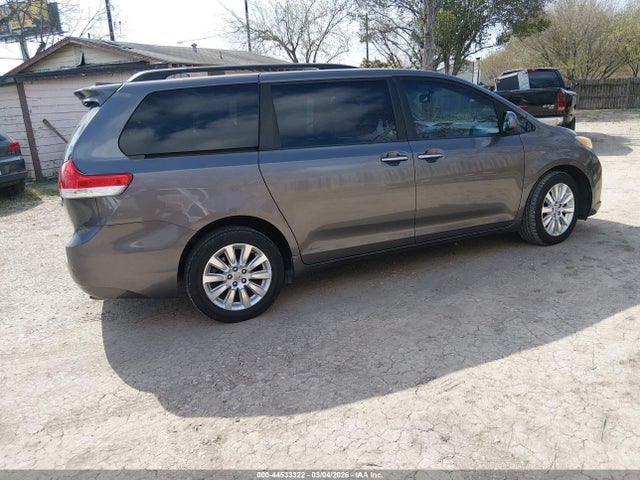 Aukcja sprzedaży 2011 Toyota Sienna Xle, vin: 5TDDK3DC1BS005810, numer aukcji: 44533322