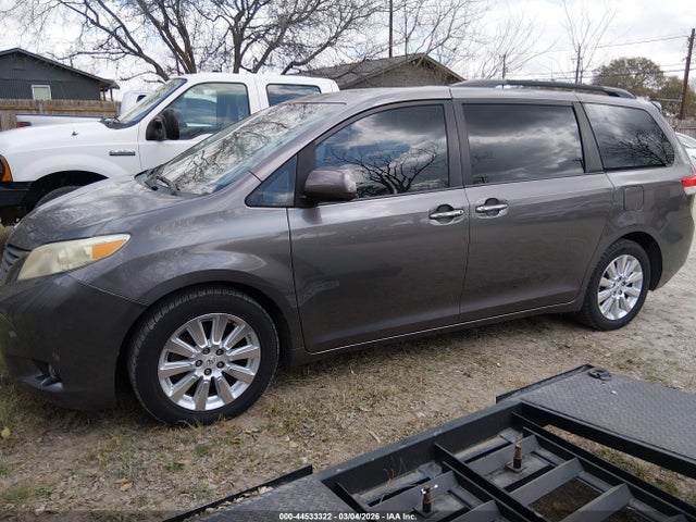 Aukcja sprzedaży 2011 Toyota Sienna Xle, vin: 5TDDK3DC1BS005810, numer aukcji: 44533322