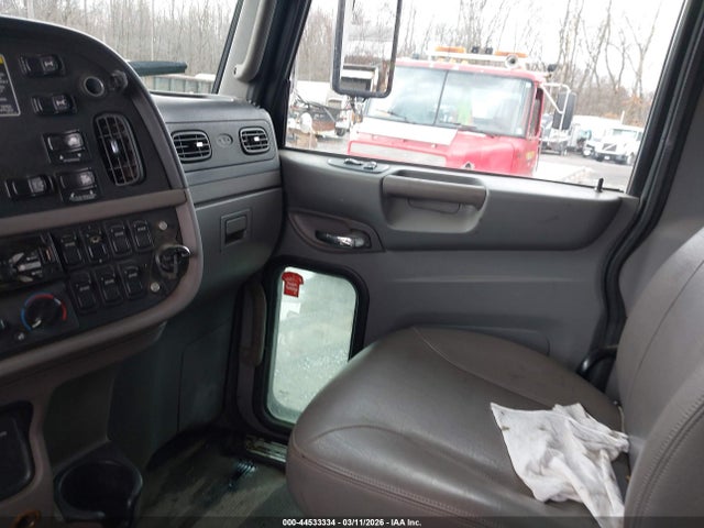 44533334 :رقم المزاد ، 1NPSXPEX1GD362014 vin ، 2016 Peterbilt 365 مزاد بيع