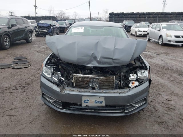 44533376 :رقم المزاد ، 1VWAT7A36HC017616 vin ، 2017 Volkswagen Passat 1.8t S مزاد بيع